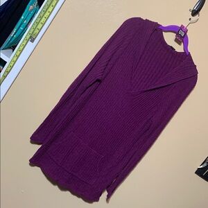 #O 004 size 00 Torrid Deep Purple ribbed V-Neck hoody sweater w/ kangaroo pocket